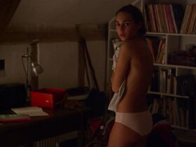 Лола Сен-Жиль секси – Adèle en août (2016)