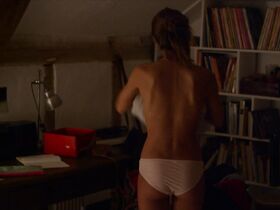 Лола Сен-Жиль секси – Adèle en août (2016) #3