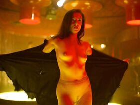 Магдалена Колесник голая – Болото s01e00 (2018) #2