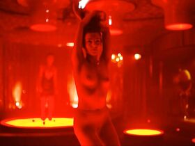 Магдалена Колесник голая – Болото s01e00 (2018) #3