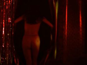 Магдалена Колесник голая – Болото s01e00 (2018) #6