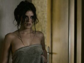 Ксения Ассенца голая – The Seduction — The Strange Girl (2011) #5