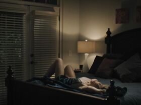 Тесса Феррер секси – Мистер Мерседес s02e01 (2018) #4