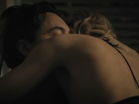 Тесса Феррер секси – Мистер Мерседес s02e01 (2018) #9