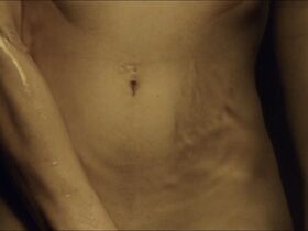 Кирсти Эвертон голая – Эксперимент Холли Кейн (2017) #2