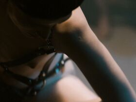 Ирмена Чичикова голая – Недотрога (2018) #11