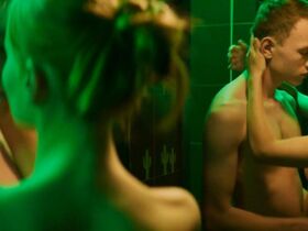 Диана Руксель голая – Доброволец (2018) #9