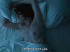 Лора Бенсон голая – Недотрога (2018) #7