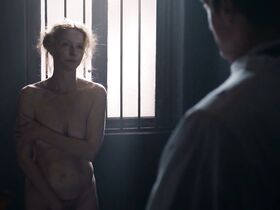 Эстер Швейнс голая – We Are Half The World (2018) #4