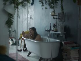 Марта Маликовская голая – Ослепленный огнями s01e01 (2018) #2