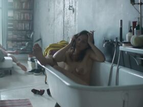 Марта Маликовская голая – Ослепленный огнями s01e01 (2018) #4