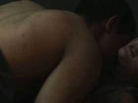 Софи Кеннеди Кларк голая – Подчиняйся (2018) #6