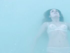 Сара Серрайокко голая – И целый мир между нами (2016) #2