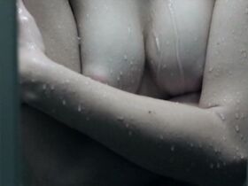 Сара Серрайокко голая – И целый мир между нами (2016) #9