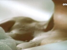 Беттина Купфер голая – Втроем по жизни s01e07 (1999) #2