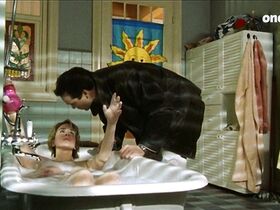 Беттина Купфер голая – Втроем по жизни s01e07 (1999) #5