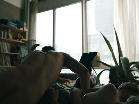 Зои Штайнбреннер голая – Бит s01e01 (2018) #6