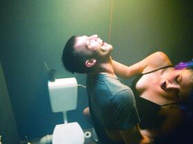 Зои Штайнбреннер голая – Бит s01e01 (2018) #9