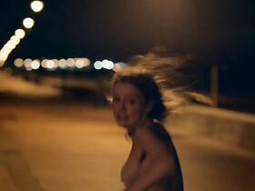 Имоджен Кинг голая – Клика s02e01-02 (2018) #2