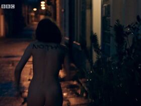 Имоджен Кинг голая – Клика s02e01-02 (2018) #5