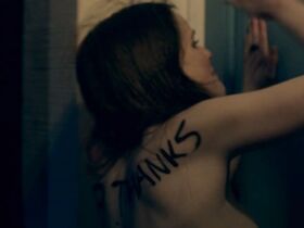 Имоджен Кинг голая – Клика s02e01-02 (2018) #6