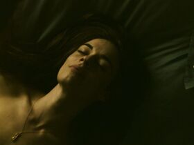 Анни Крюгер голая, Лизанн Бегин голая, Инга Леханова голая, другие – Романовы s01e04 (2018) #2