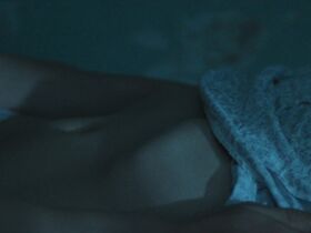 Хелен Бергшолм голая, Беате Стефринг голая – То, что её заводит (2011) #3