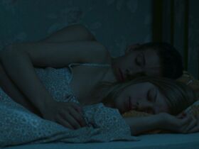 Хелен Бергшолм голая, Беате Стефринг голая – То, что её заводит (2011) #4