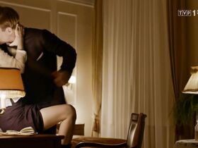 Ирена Мелсер голая, Паулина Галёнзкая секси – Дороги свободы s01e07 (2018) #4