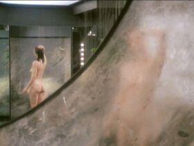 Шарлотта Рэмплинг голая, Аньес Кассадра голая – Умирают только дважды (1985) #2