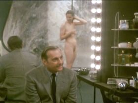 Шарлотта Рэмплинг голая, Аньес Кассадра голая – Умирают только дважды (1985) #4