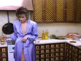 Ампаро Муньос секси, Иоланда Риос голая, Мави Фернандес голая – Бред любви (1986) #4