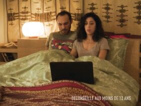 Индия Хэйр голая, Нэйдра Айади голая – Paris etc. s01e03 (2017) #3