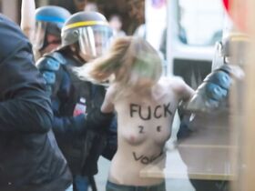 Нэйдра Айади секси, Лу Руа-Леколлине секси, другие – Paris etc. s01 (2017) #3