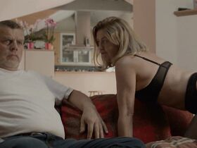 Антье Моннинг голая, Ирис Босс голая, Уте Мейзенхеймер голая, Элиза Оберциг голая – Вкус жизни (2017) #11