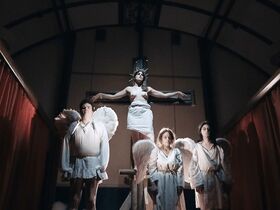 Анна Софи Любек голая – Weltschmerz (2018) #4