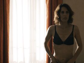 Оливия Бонами голая – Этот жестокий мир s01e04 (2018) #4