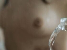 Алиетт Офейм голая – Фортитьюд s03e01-04 (2018) #3