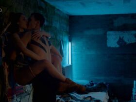 Симона Гейсслер секси, Валери Штолль голая – Там, где нет теней (2018)