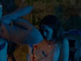 Симона Гейсслер секси, Валери Штолль голая – Там, где нет теней (2018) #6