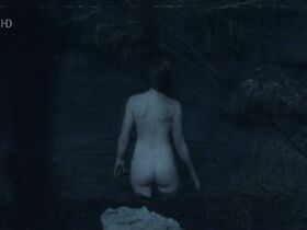 Симона Гейсслер секси, Валери Штолль голая – Там, где нет теней (2018) #9