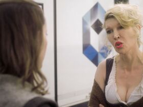 Джулия Дэвис секси – Навеки Салли s01e04 (2018) #2