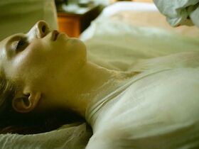 Роксана Дюран голая – Парфюмер s01e04 (2018) #4