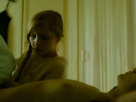 Валери Кох голая – Парфюмер s01e04 (2018) #4