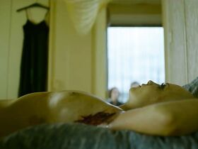 Валери Кох голая – Парфюмер s01e04 (2018) #6