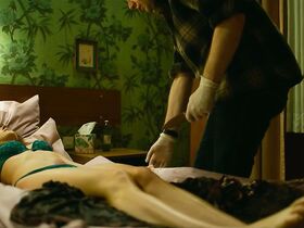 Наталья Белицки голая – Парфюмер s01e04 (2018) #6