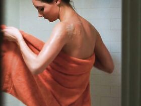 Саманта Робинсон секси – Три мира (2018)