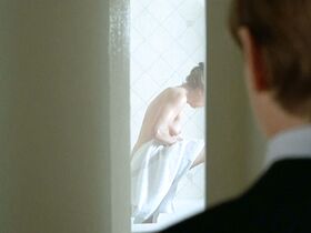 Элен Венсан голая – Жизнь – это долгая спокойная река (1988) #3