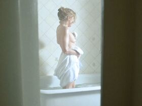 Элен Венсан голая – Жизнь – это долгая спокойная река (1988) #6