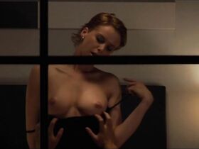 Андреа Ошварт голая – Два тигра (2007)